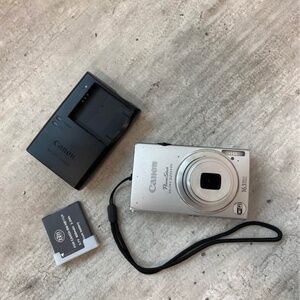 Canon PowerShot ELPH 320 HS Touchscreen Shooting 16.1 Megapixel Digital Camera